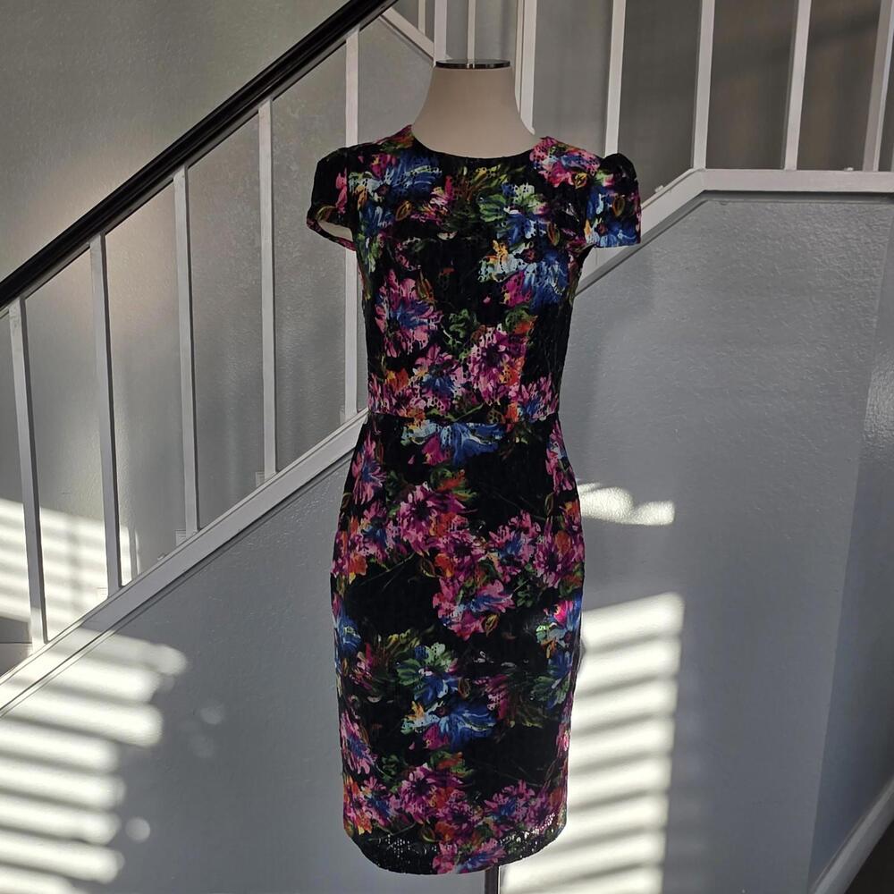 Betsey Johnson Floral Stretch Midi Sheath Cap Sleeve Dress Women's Size 2